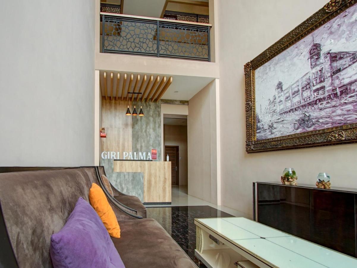 Capital O 90070 Giri Palma Hotel & Villas Malang Exteriör bild