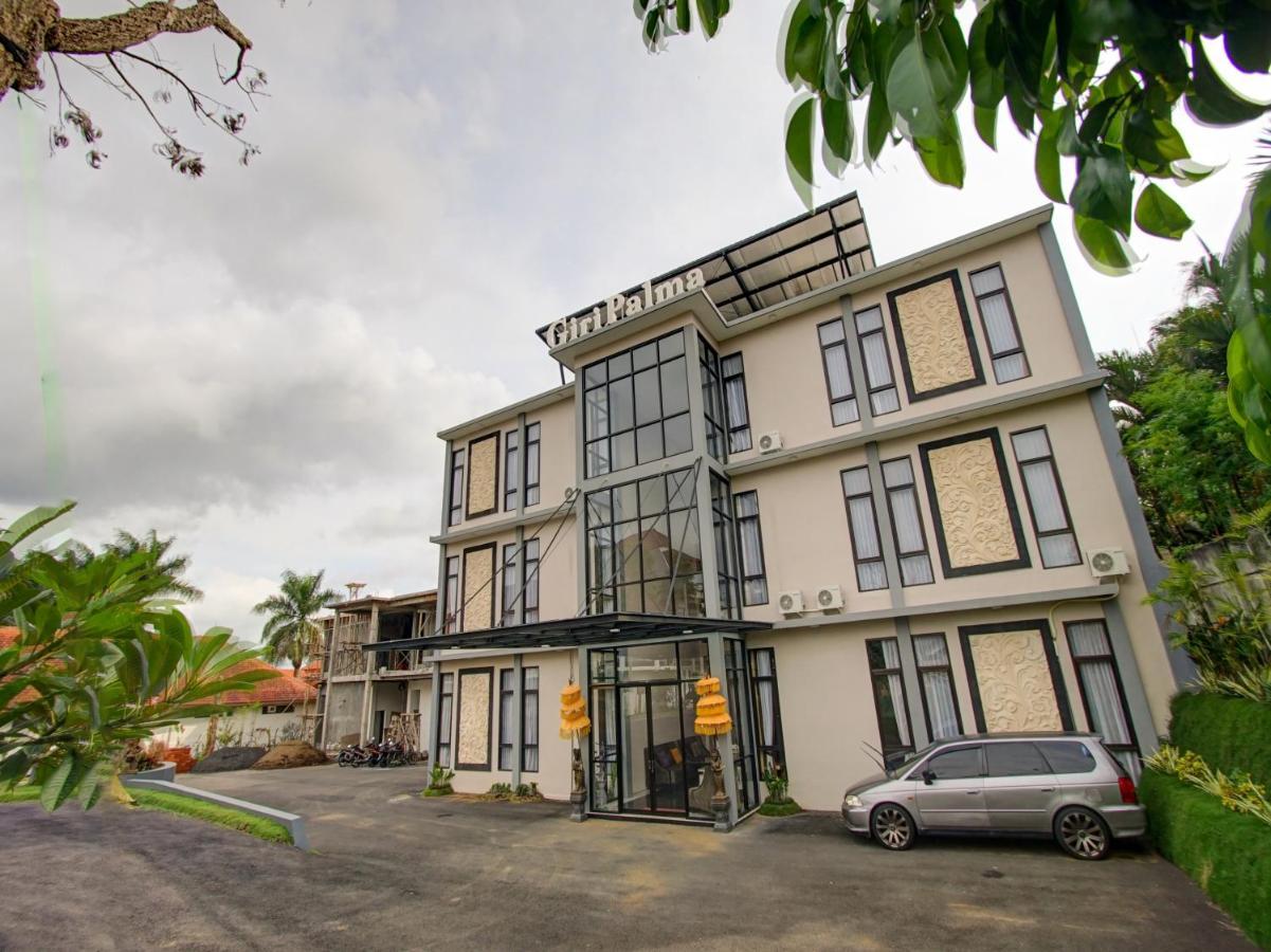 Capital O 90070 Giri Palma Hotel & Villas Malang Exteriör bild